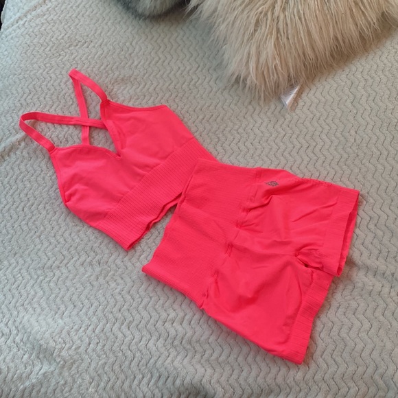 🌺free people Good karma cross back bra and running short set - Picture 5 of 16
